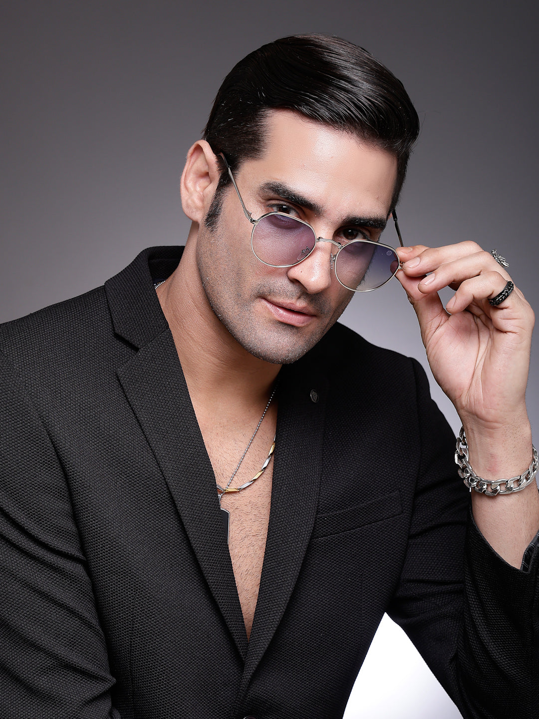 Veylara | Gradient Blue Medium Full Rim Oval Sunglasses for Men [UV-protected]