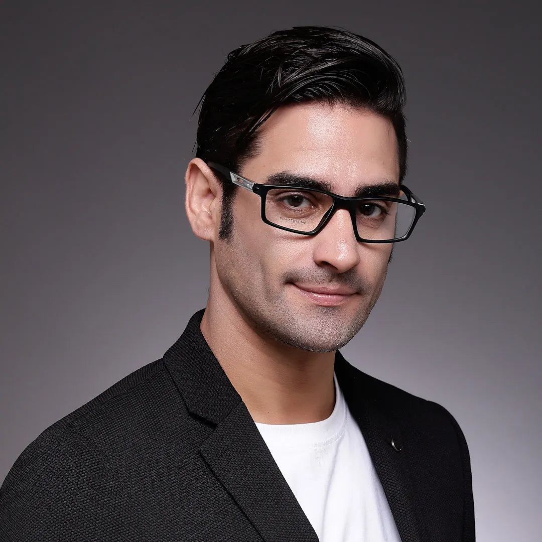 Sporty | Matte Black Medium Full Rim Square Eyeglasses for Men & Women [Demo Lens]