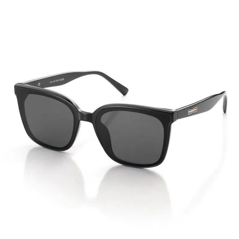 Lumor Black Medium Full Rim Square Sunglasses for Women — Hashtag Eyewears
