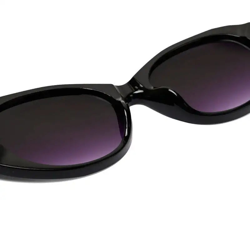 Medusa | Black Medium Full Rim Oval Sunglasses for Women [UV-protected]