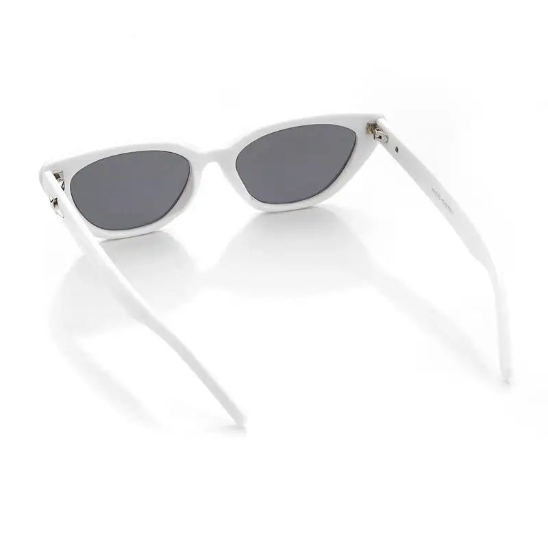Syra | White Medium Full Rim Cat-Eye Sunglasses for Women [UV-protected] HASHTAG X WHITECHERRY